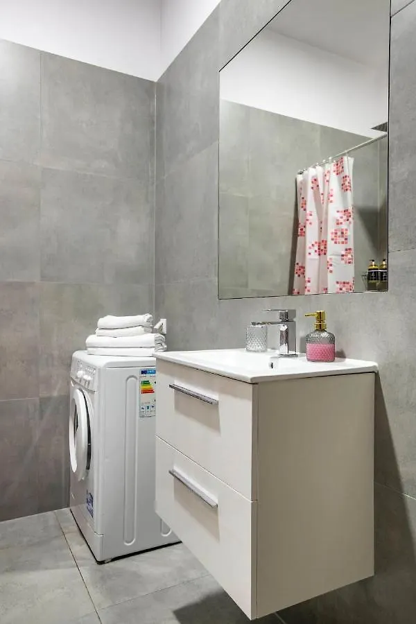 Apartment Uroczy Apartament Obok Opery I Dworca Glownego Z Netflix Krakow