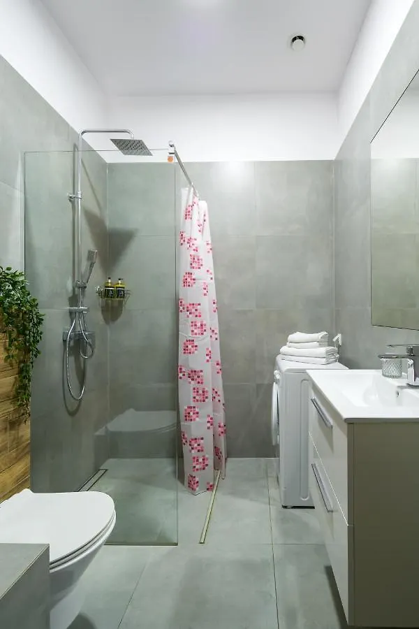 Uroczy Apartament Obok Opery I Dworca Glownego Z Netflix Krakow Poland