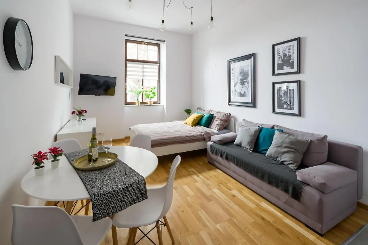Uroczy Apartament Obok Opery I Dworca Glownego Z Netflix Krakow 0*,  Poland